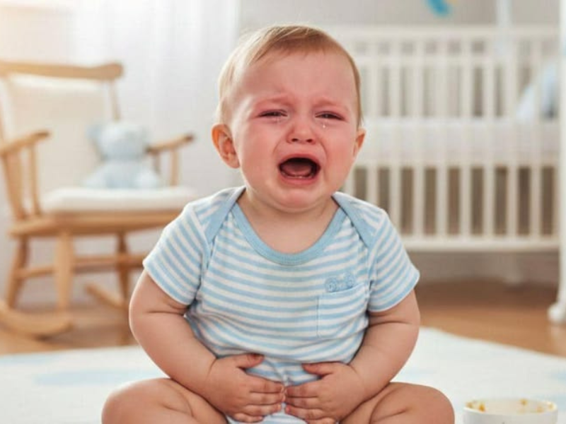 Theo dõi biểu hiện của bé để kịp thời thăm khám