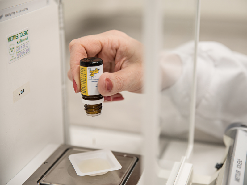 Quy trình kiểm nghiệm và kiểm soát chất lượng sản phẩm BioGaia được thực hiện theo các tiêu chuẩn nghiêm ngặt