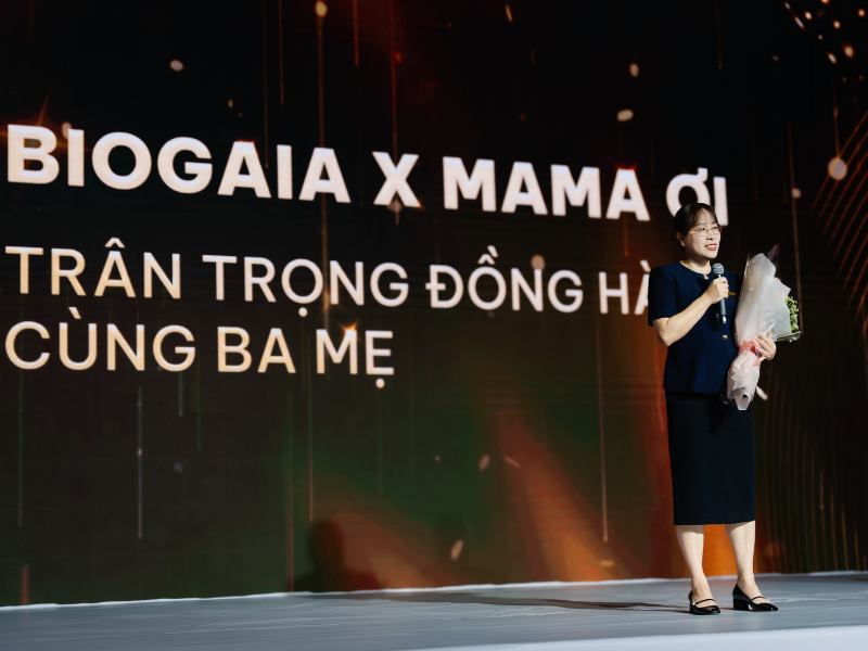 Bà Nguyễn Đoàn Nguyệt Hằng - CEO BioGaia Việt Nam có những chia sẻ chân thành tại sự kiện Mama Ơi