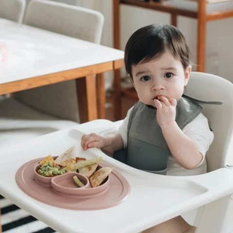 Bé ăn dặm bị táo bón
